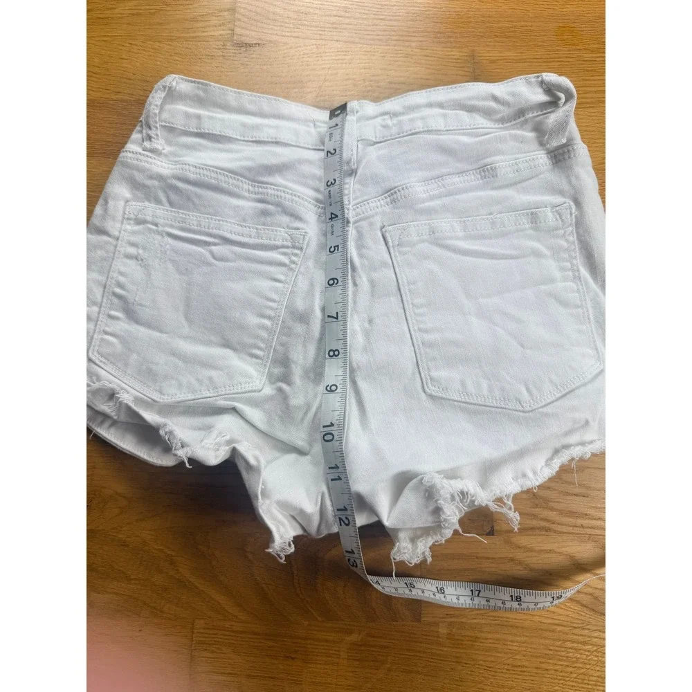 White Distressed Denim Shorts High Waisted Frayed Raw Hem Size L 28 Waist